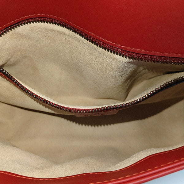 Authenticated pre-owned  GG Marmont Medium Calfskin Red - Shoulder Bag at Looply
