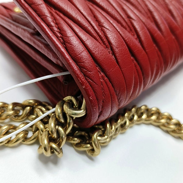 Authenticated pre-owned  Matelassé Lambskin Red - Shoulder Bag at Looply