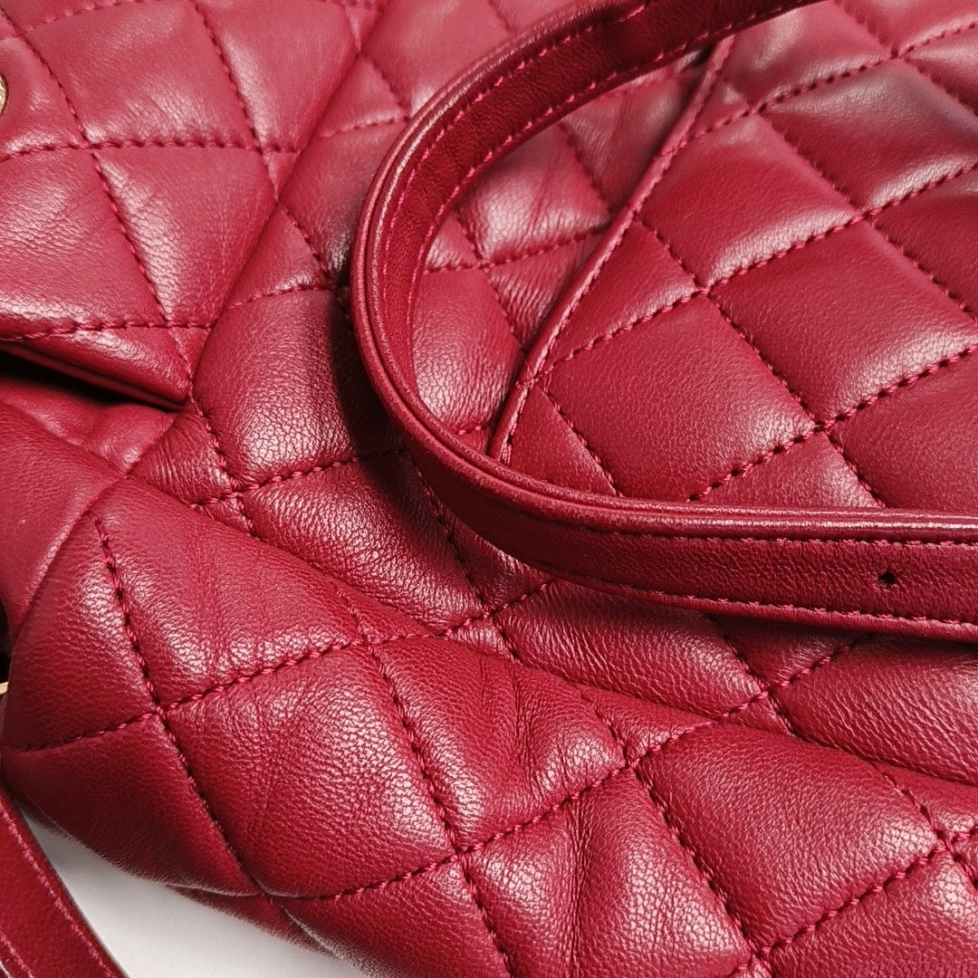 Authenticated pre-owned  Urban Spirit Small Quilted Lambskin Red - Backpack at Looply