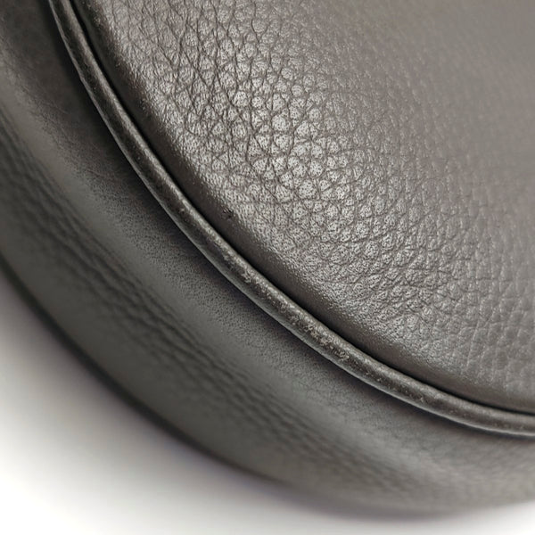 Authenticated pre-owned  Saddle Medium Calfskin Gray - Handbags at Looply