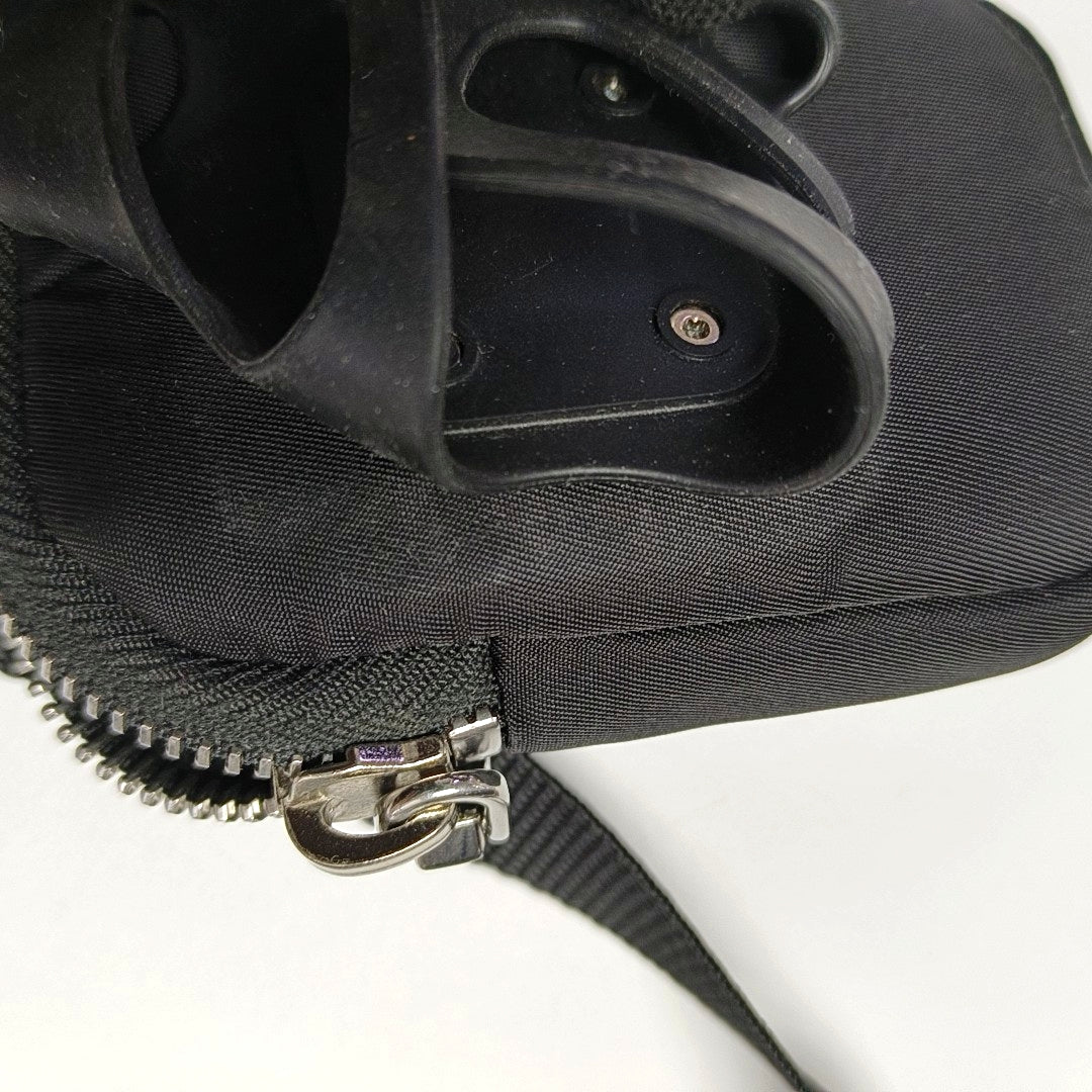 Authenticated pre-owned  Nylon Cargo Nylon Black - Shoulder Bag at Looply