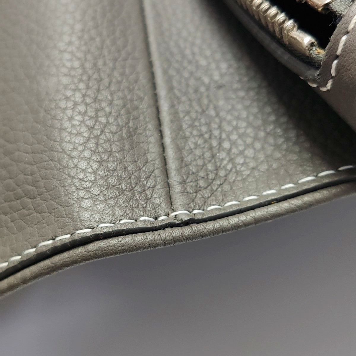 Authenticated pre-owned  Saddle Medium Calfskin Gray - Handbags at Looply