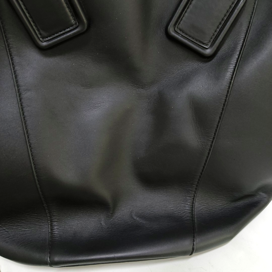 Authenticated pre-owned  Arco Calfskin Black - Shoulder Bag at Looply