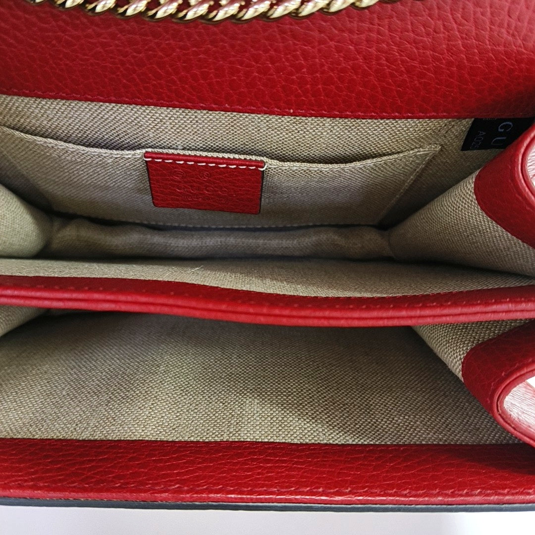 Authenticated pre-owned  Interlocking G Small Calfskin Red - Crossbody Bag at Looply