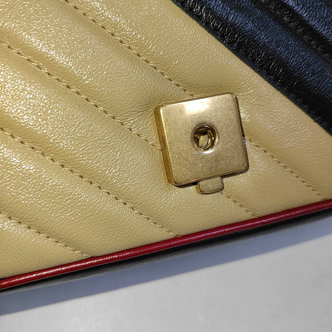 Authenticated pre-owned  GG Marmont Medium Calfskin Multicolor - Shoulder Bag at Looply