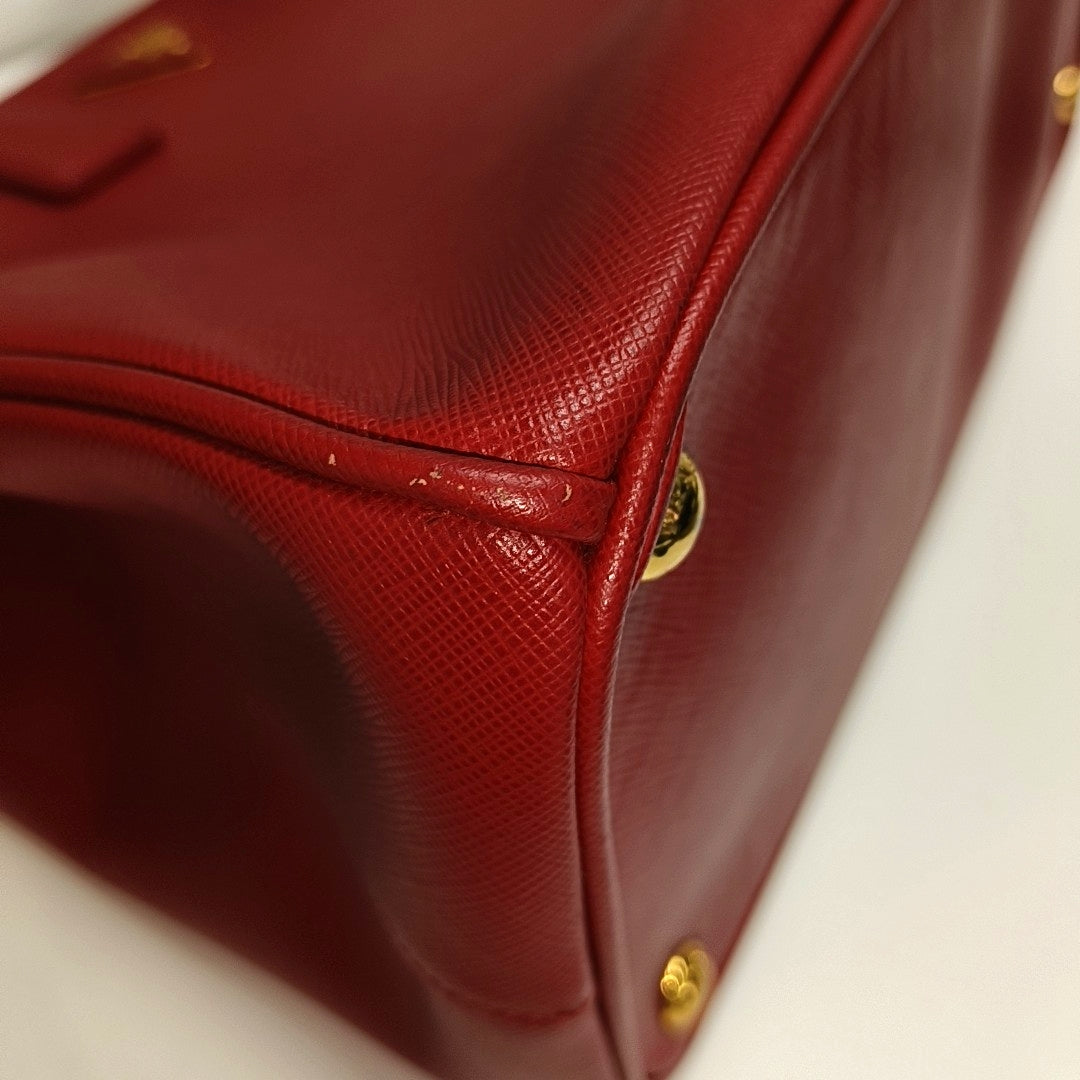 Authenticated pre-owned  Galleria Small Calfskin Red - Top Handle Bag at Looply