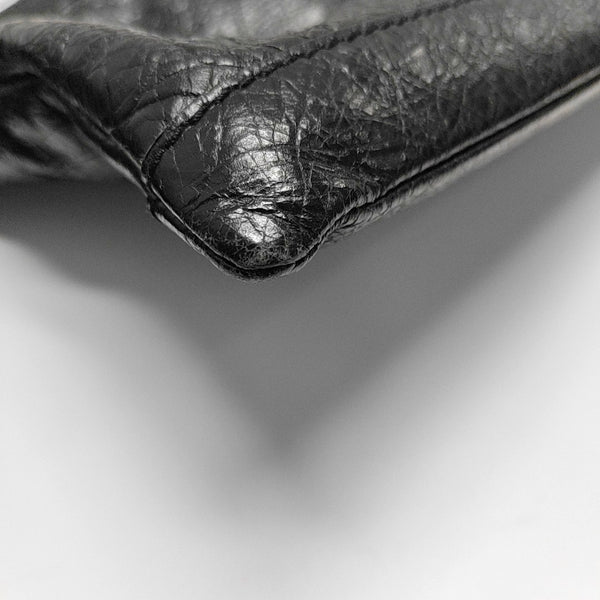 Authenticated pre-owned  Classic City Lambskin Black - Clutch at Looply