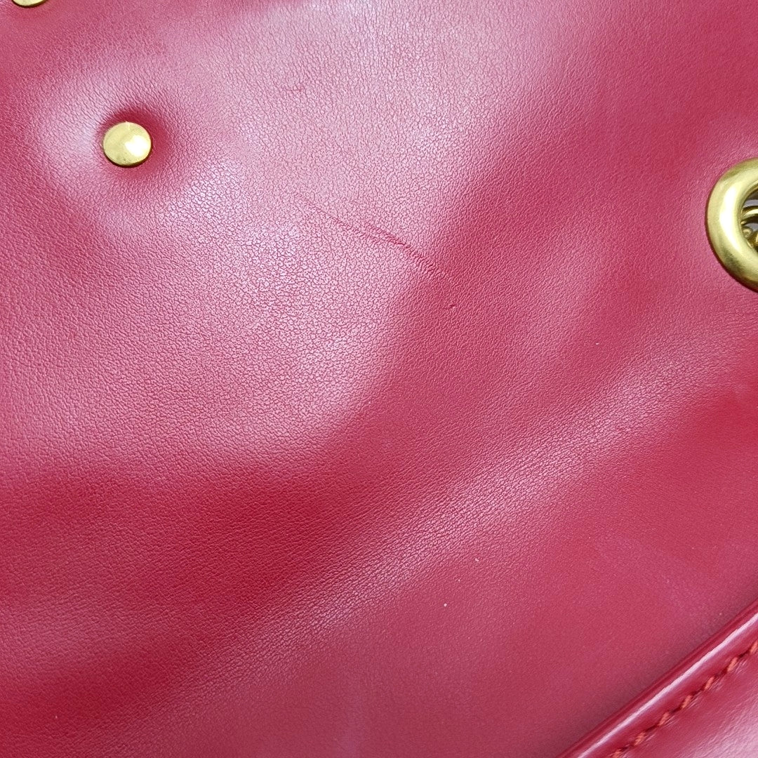 Authenticated pre-owned  GG Marmont Medium Calfskin Red - Crossbody Bag at Looply