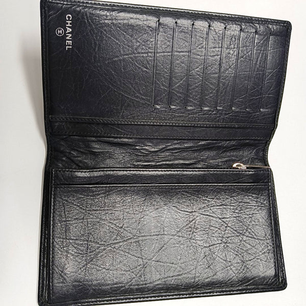 Authenticated pre-owned  Cambon Quilted Calfskin Black Wallet - Wallet at Looply