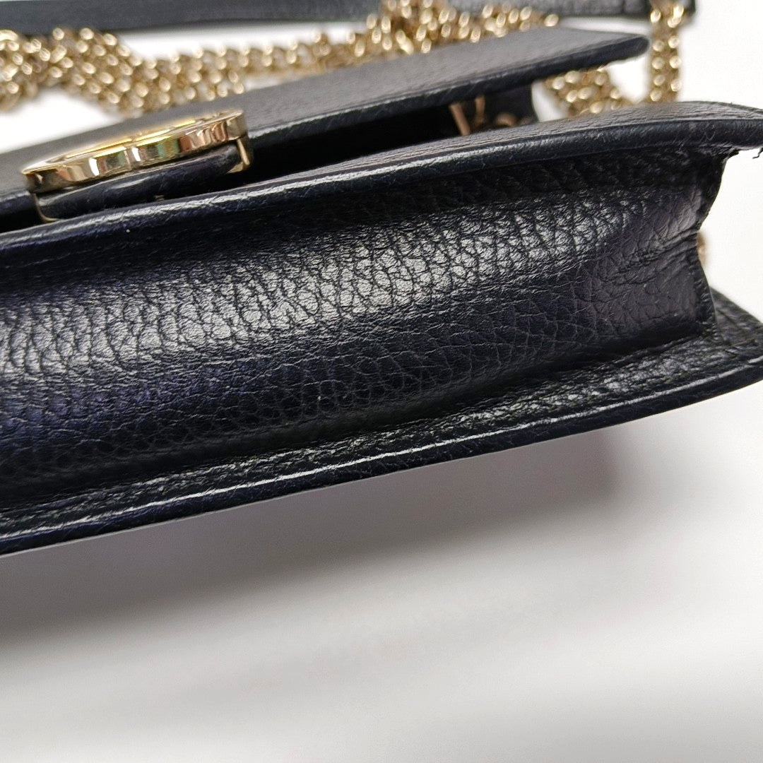 Authenticated pre-owned  Interlocking G Calfskin Black - Shoulder Bag at Looply