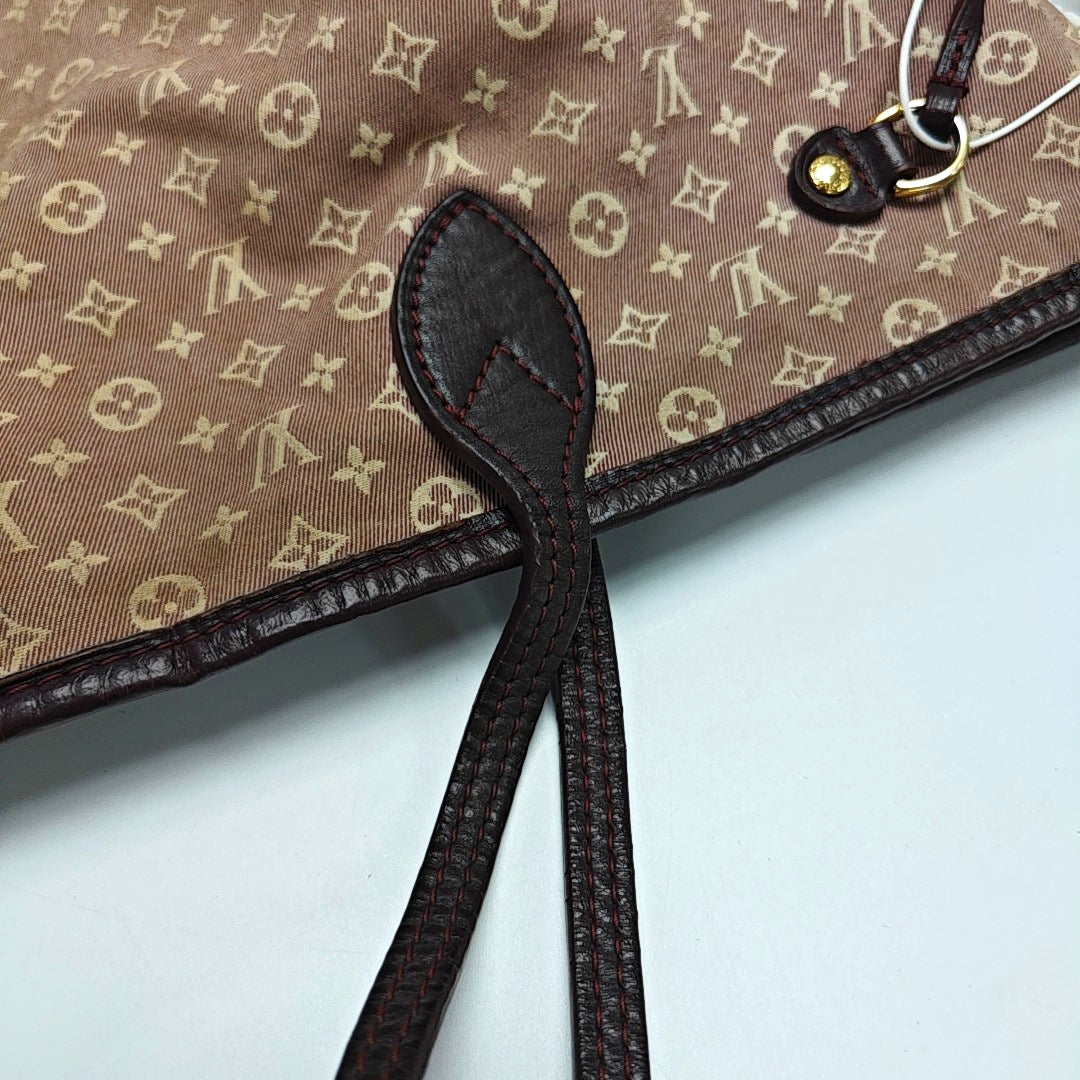 Authenticated pre-owned  Neverfull MM Monogram Canvas Beige - Top Handle Bag at Looply