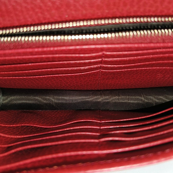 Authenticated pre-owned  Interlocking G Calfskin Red - Shoulder Bag at Looply