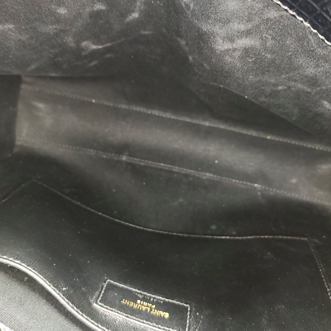 MANHATTAN Medium Calfskin Black