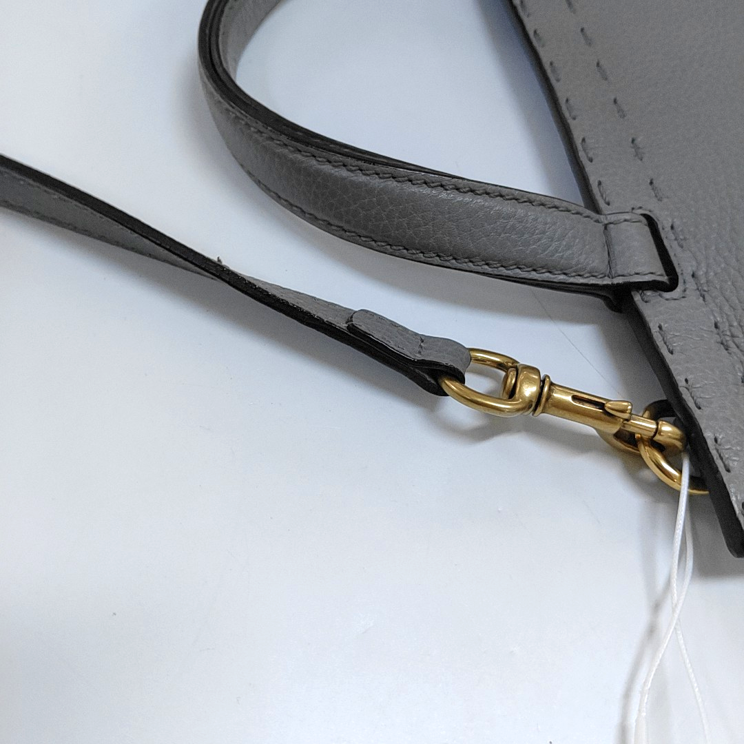 Authenticated pre-owned  GG Marmont Top Handle Calfskin Gray - Crossbody Bag at Looply