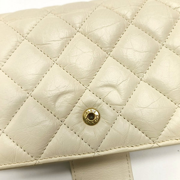 Authenticated pre-owned  2.55 Quilted Calfskin White Wallet - Wallet at Looply