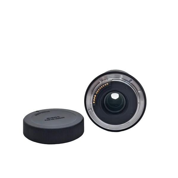 Sigma 18-50mm f/2.8 DC DN Contemporary