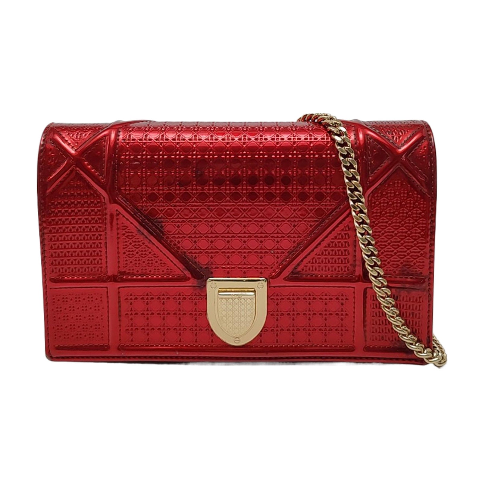 Authenticated pre-owned  Diorama Calfskin Red - Crossbody Bag at Looply
