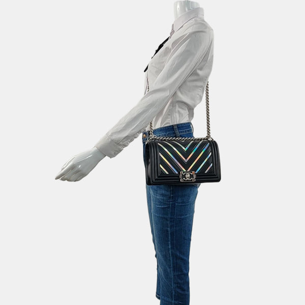 Authenticated pre-owned  Boy Chanel Medium Chevron Calfskin Black - Shoulder Bag at Looply
