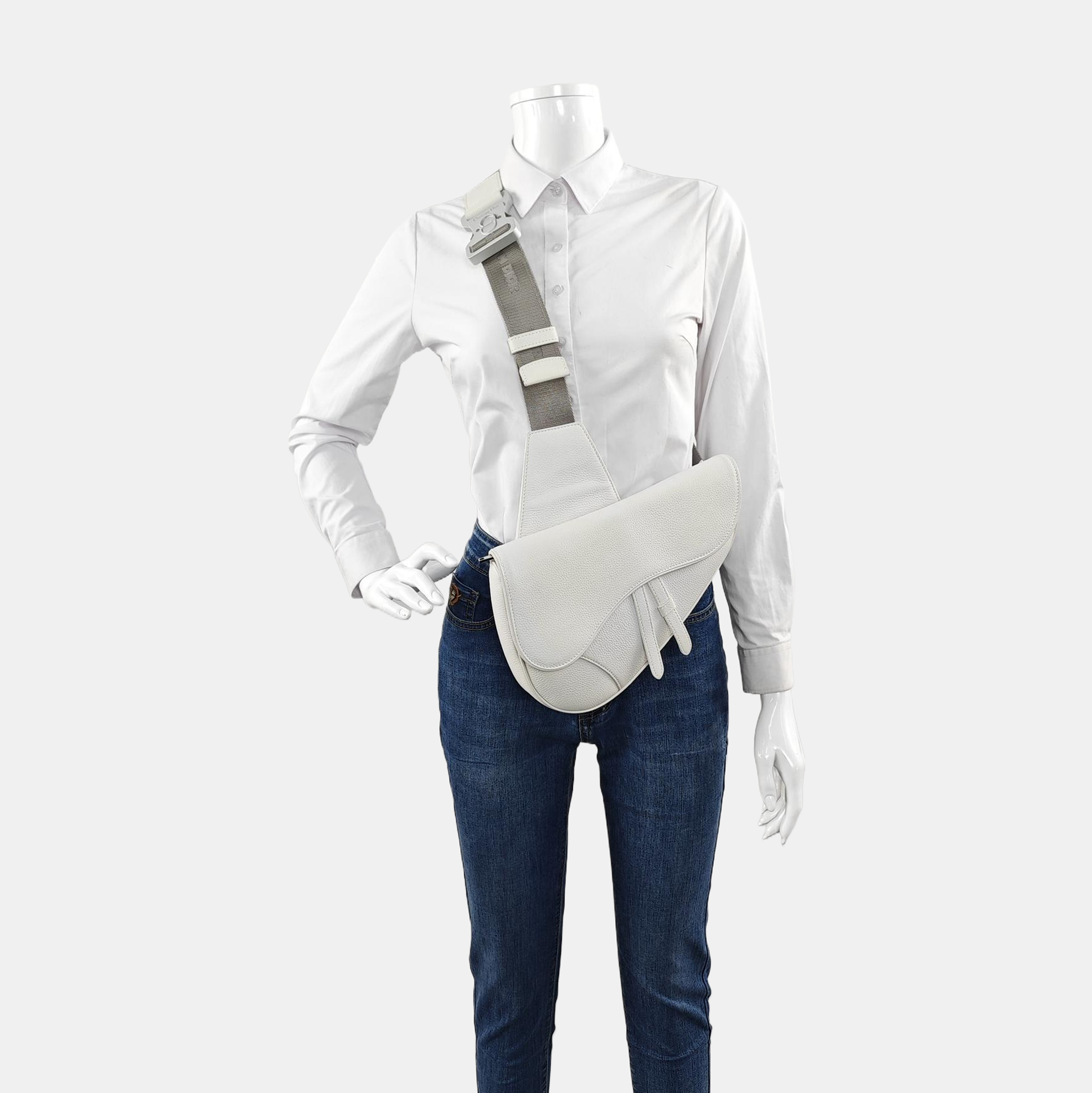 Authenticated pre-owned  Saddle Medium Calfskin White - Crossbody Bag at Looply