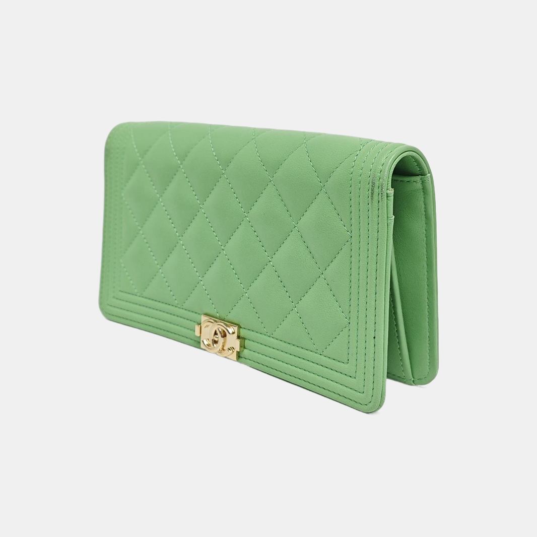 Authenticated pre-owned  Boy Chanel Quilted Lambskin Green Wallet - Wallet at Looply