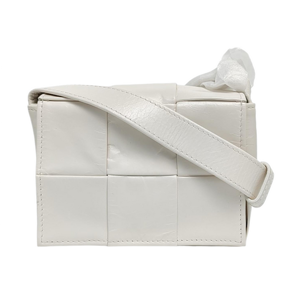 Authenticated pre-owned  Cassette Small Calfskin White - Shoulder Bag at Looply