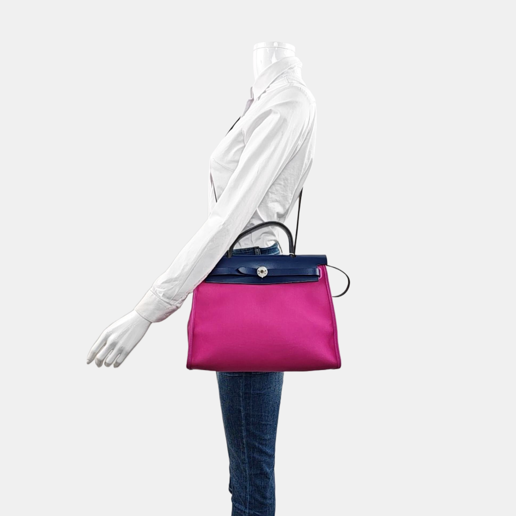 Authenticated pre-owned  Herbag 31 Canvas Pink - Shoulder Bag at Looply