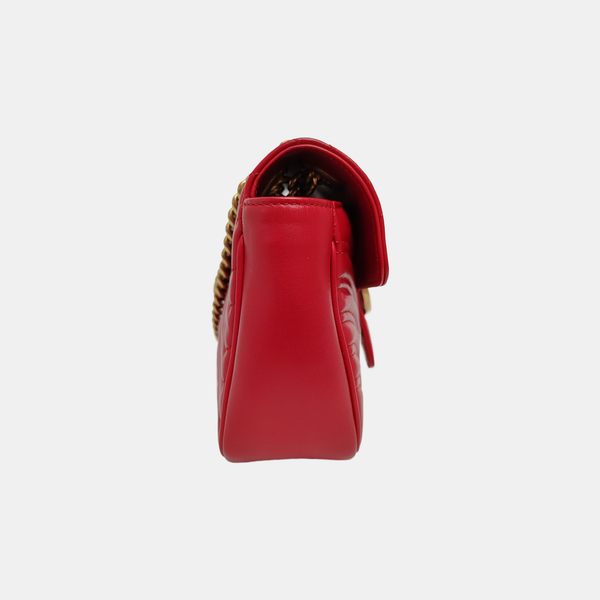 Authenticated pre-owned  GG Marmont Medium Calfskin Red - Shoulder Bag at Looply