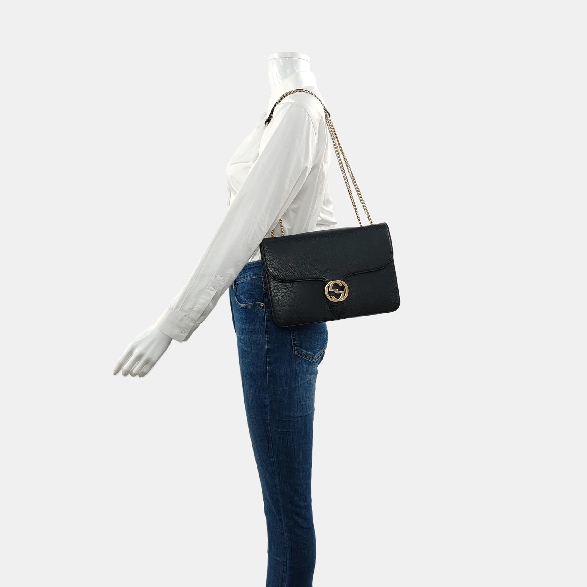 Authenticated pre-owned  Interlocking G Large Calfskin Black - Crossbody Bag at Looply