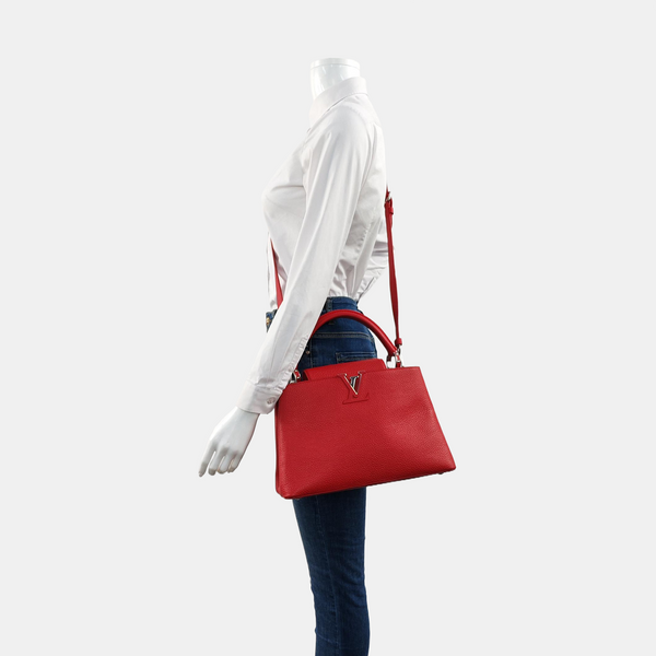 Authenticated pre-owned  Capucines MM Calfskin Red - Shoulder Bag at Looply