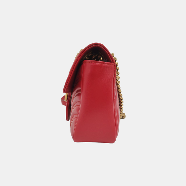 Authenticated pre-owned  GG Marmont Small Calfskin Red - Shoulder Bag at Looply