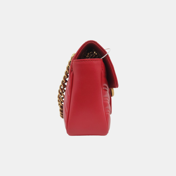 Authenticated pre-owned  GG Marmont Small Calfskin Red - Shoulder Bag at Looply