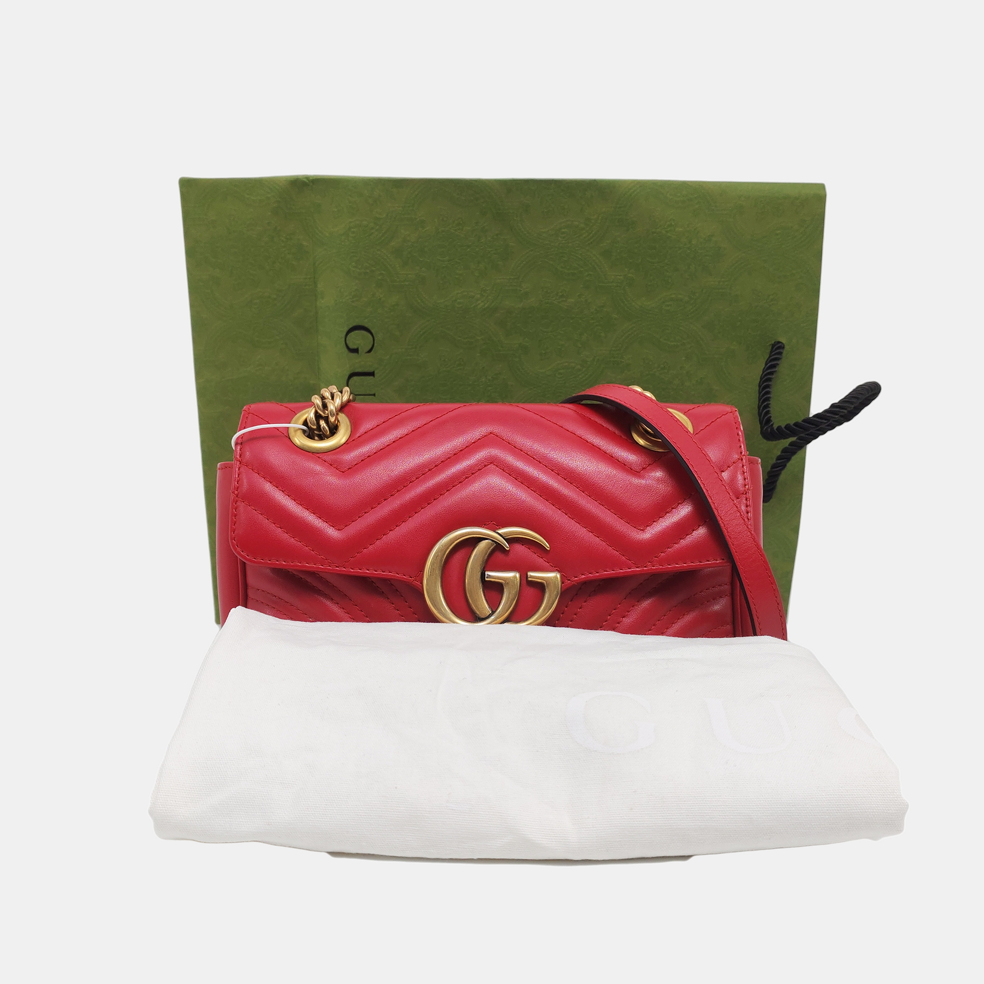 Authenticated pre-owned  GG Marmont Small Calfskin Red - Shoulder Bag at Looply