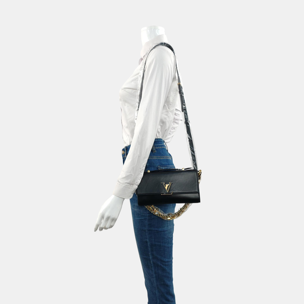 Authenticated pre-owned  Capucines Calfskin Black - Shoulder Bag at Looply