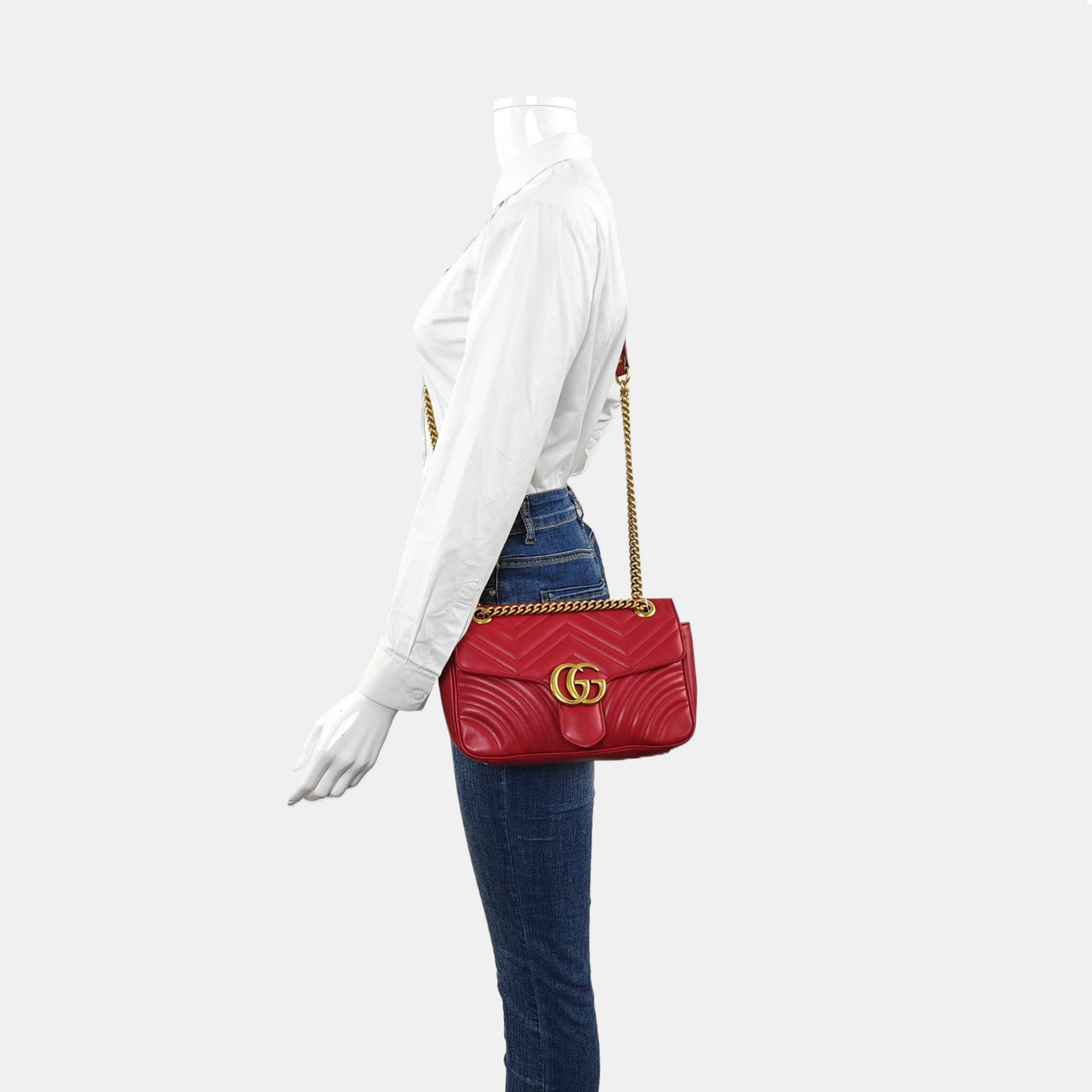 Authenticated pre-owned  GG Marmont Medium Calfskin Red - Crossbody Bag at Looply