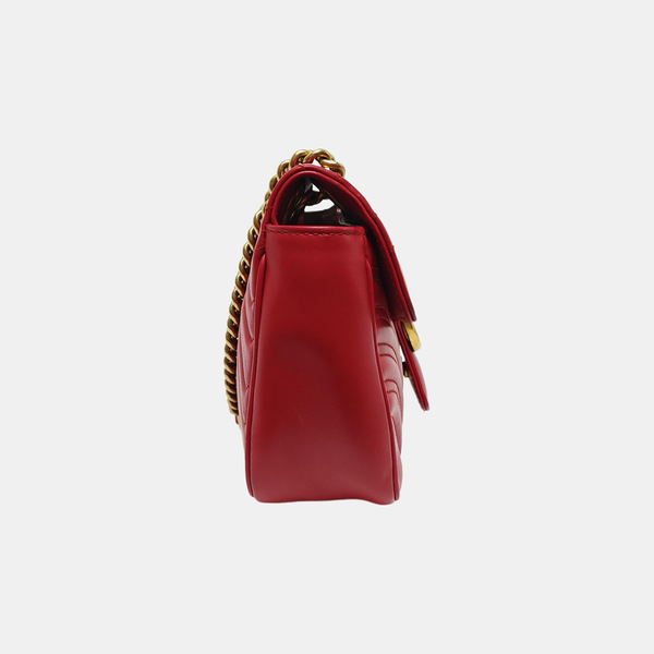 Authenticated pre-owned  GG Marmont Medium Calfskin Red - Crossbody Bag at Looply