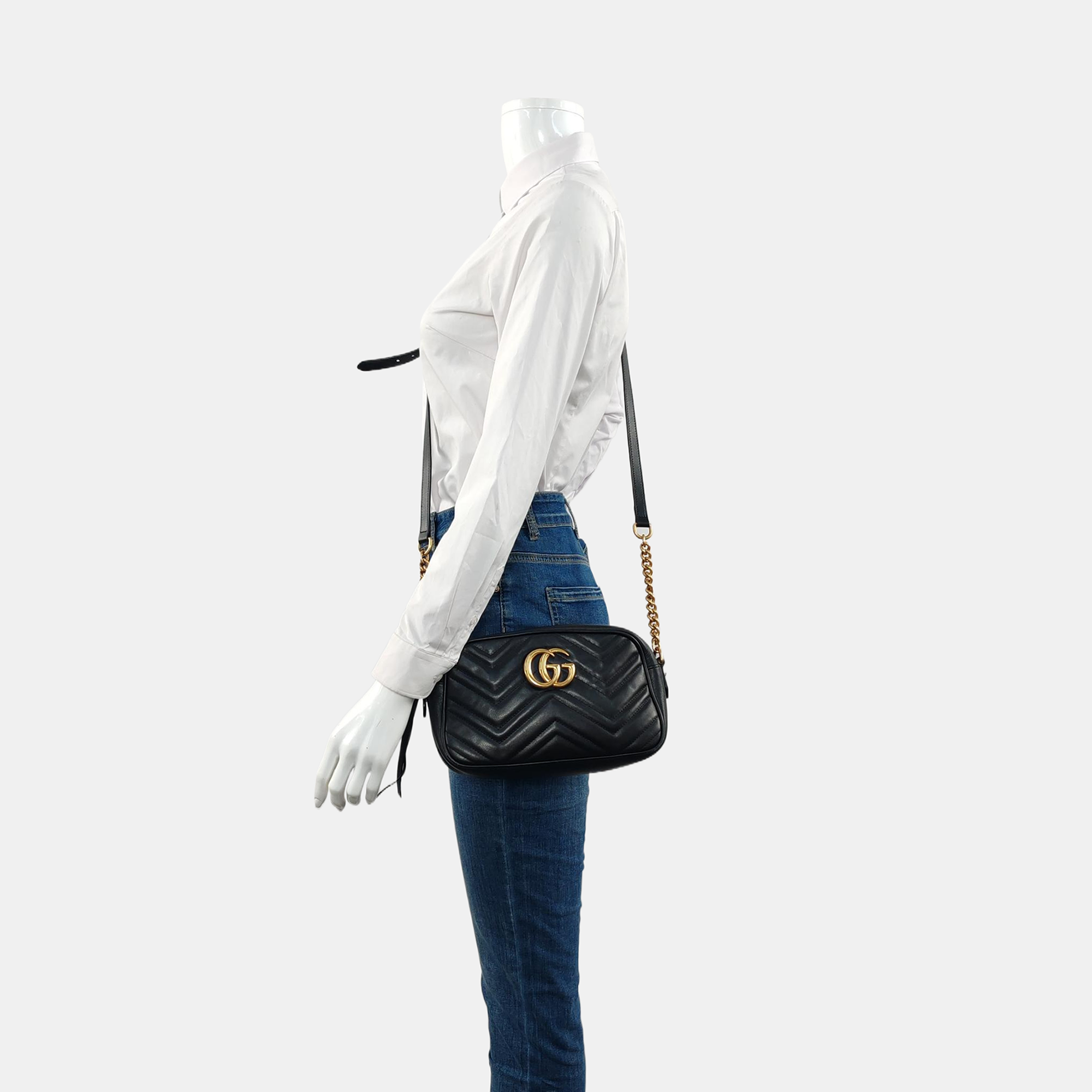 Authenticated pre-owned  GG Marmont Small Calfskin Black - Shoulder Bag at Looply