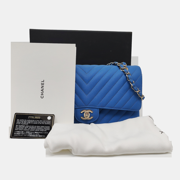 Authenticated pre-owned  Classic Flap Medium Chevron Grained Calfskin Blue - Shoulder Bag at Looply