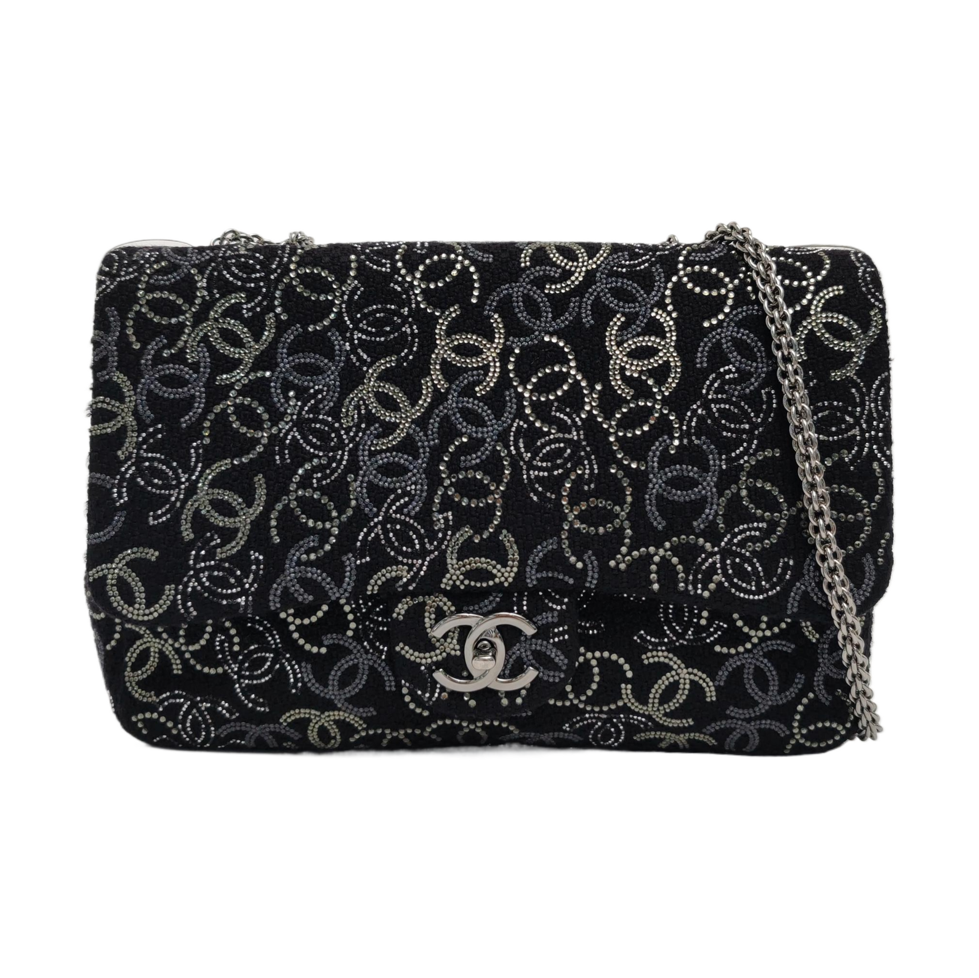 Authenticated pre-owned  Classic Flap Fabric Black - Shoulder Bag at Looply
