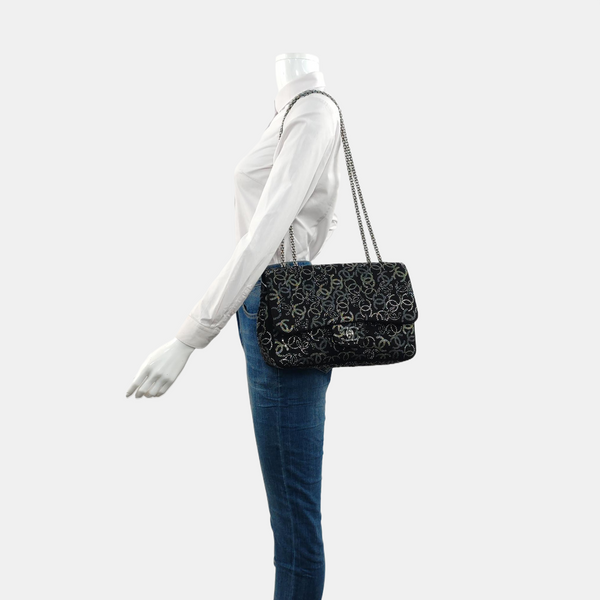 Authenticated pre-owned  Classic Flap Fabric Black - Shoulder Bag at Looply