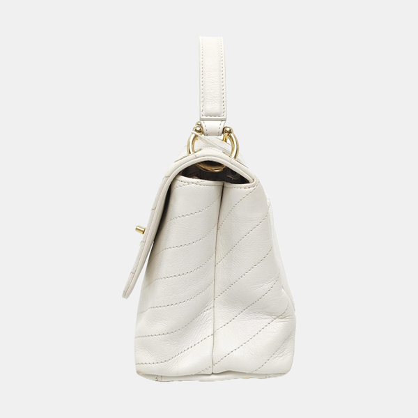 Authenticated pre-owned  Classic Flap Calfskin White - Shoulder Bag at Looply