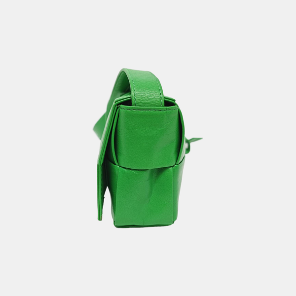 Authenticated pre-owned  Cassette Small Calfskin Green - Crossbody Bag at Looply