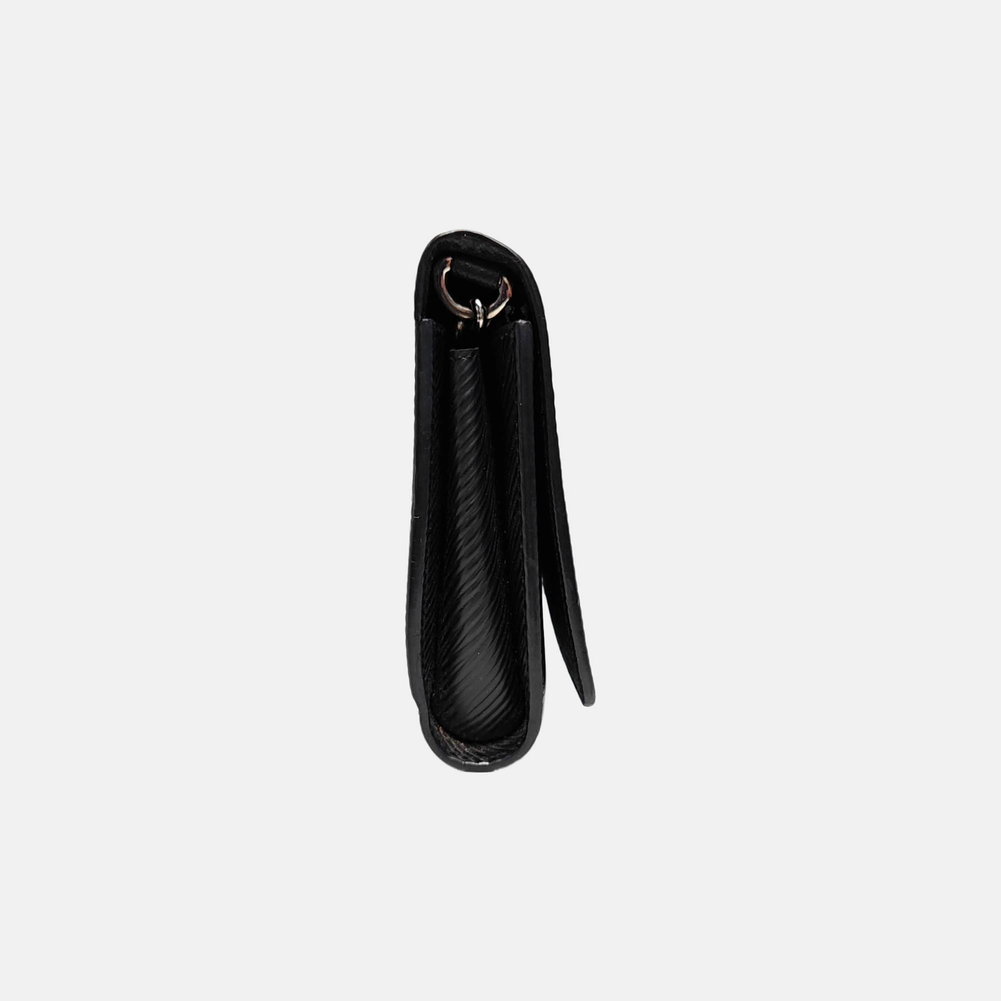 Authenticated pre-owned  Twist Epi Black - Shoulder Bag at Looply