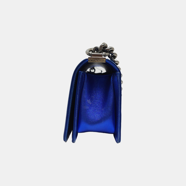 Authenticated pre-owned  Boy Chanel Small Quilted Patent Leather Blue - Shoulder Bag at Looply
