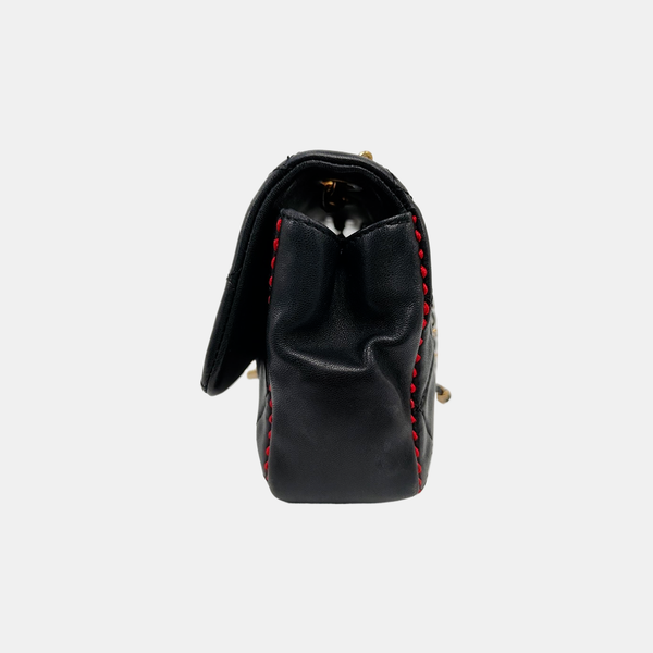 Authenticated pre-owned  Classic Flap Quilted Lambskin Black - Shoulder Bag at Looply
