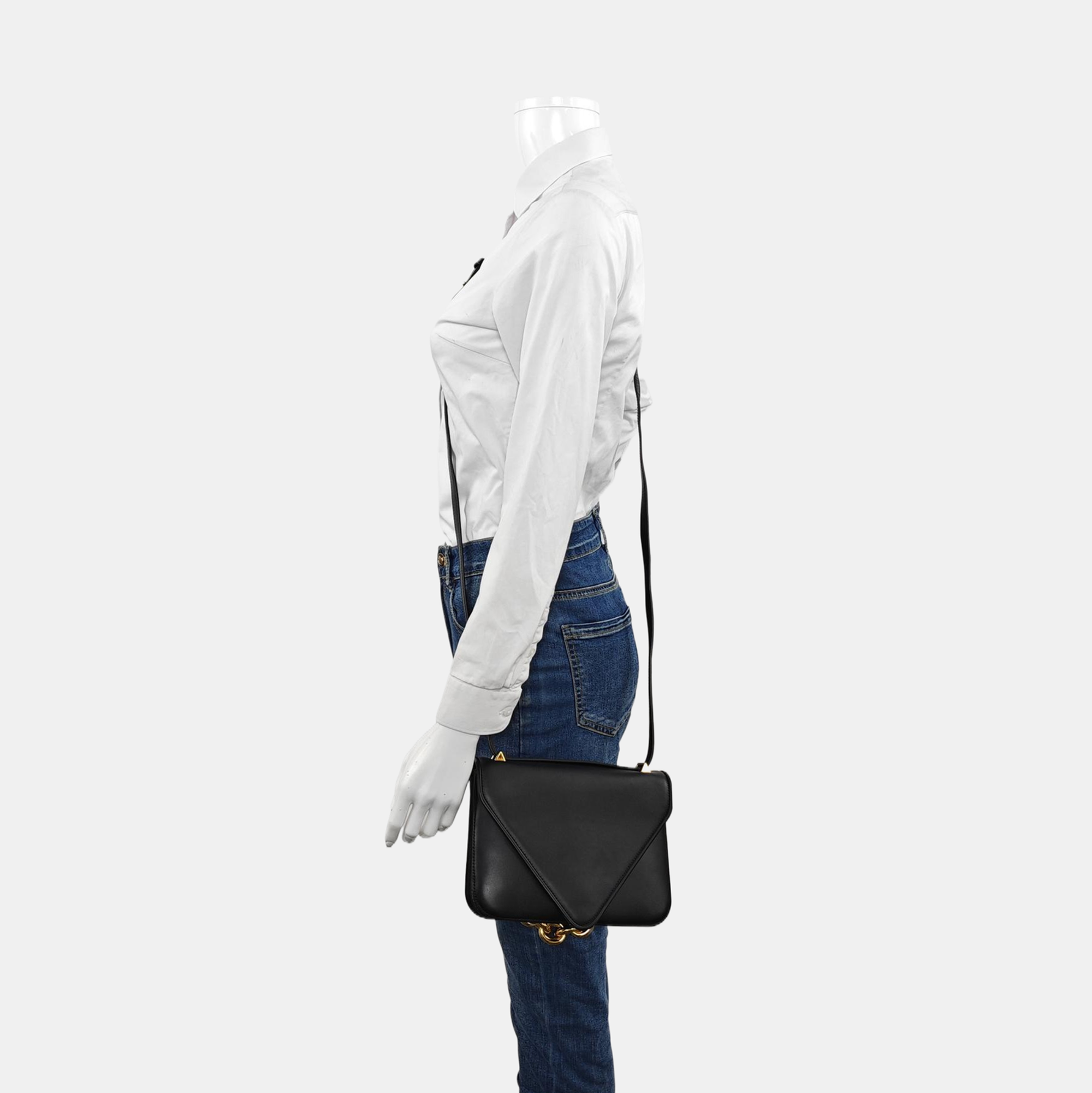 Authenticated pre-owned  Mount Calfskin Black - Shoulder Bag at Looply