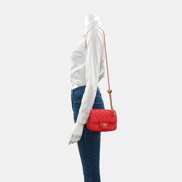 Authenticated pre-owned  Classic Flap Quilted Lambskin Red - Crossbody Bag at Looply