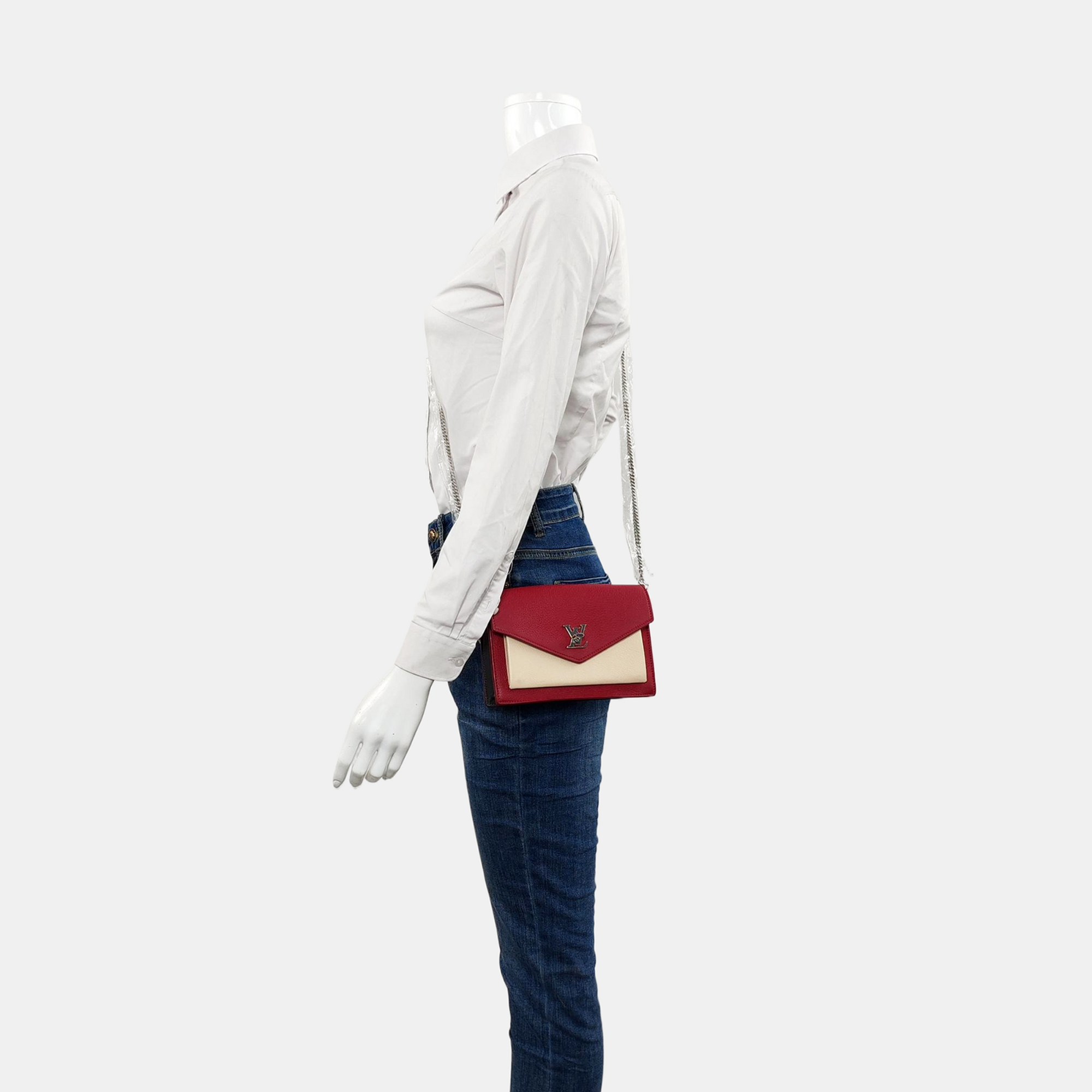 Authenticated pre-owned  Lockme Calfskin Red - Shoulder Bag at Looply