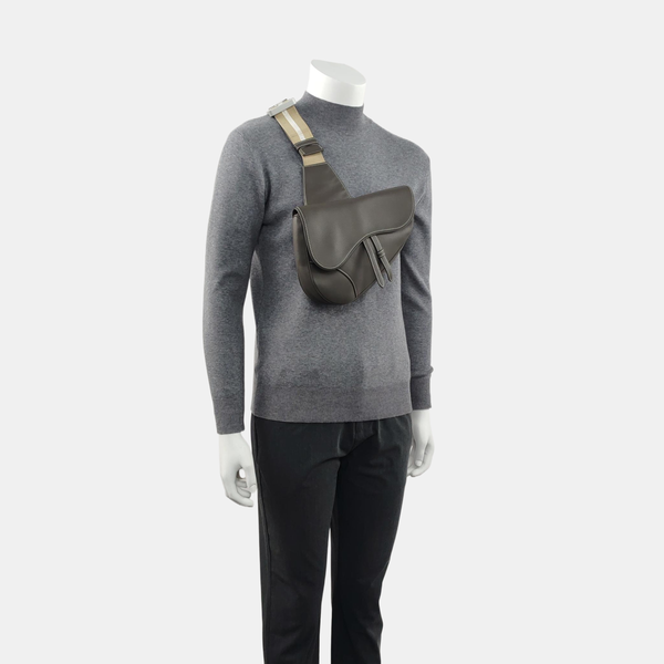 Authenticated pre-owned  Saddle Medium Calfskin Gray - Handbags at Looply