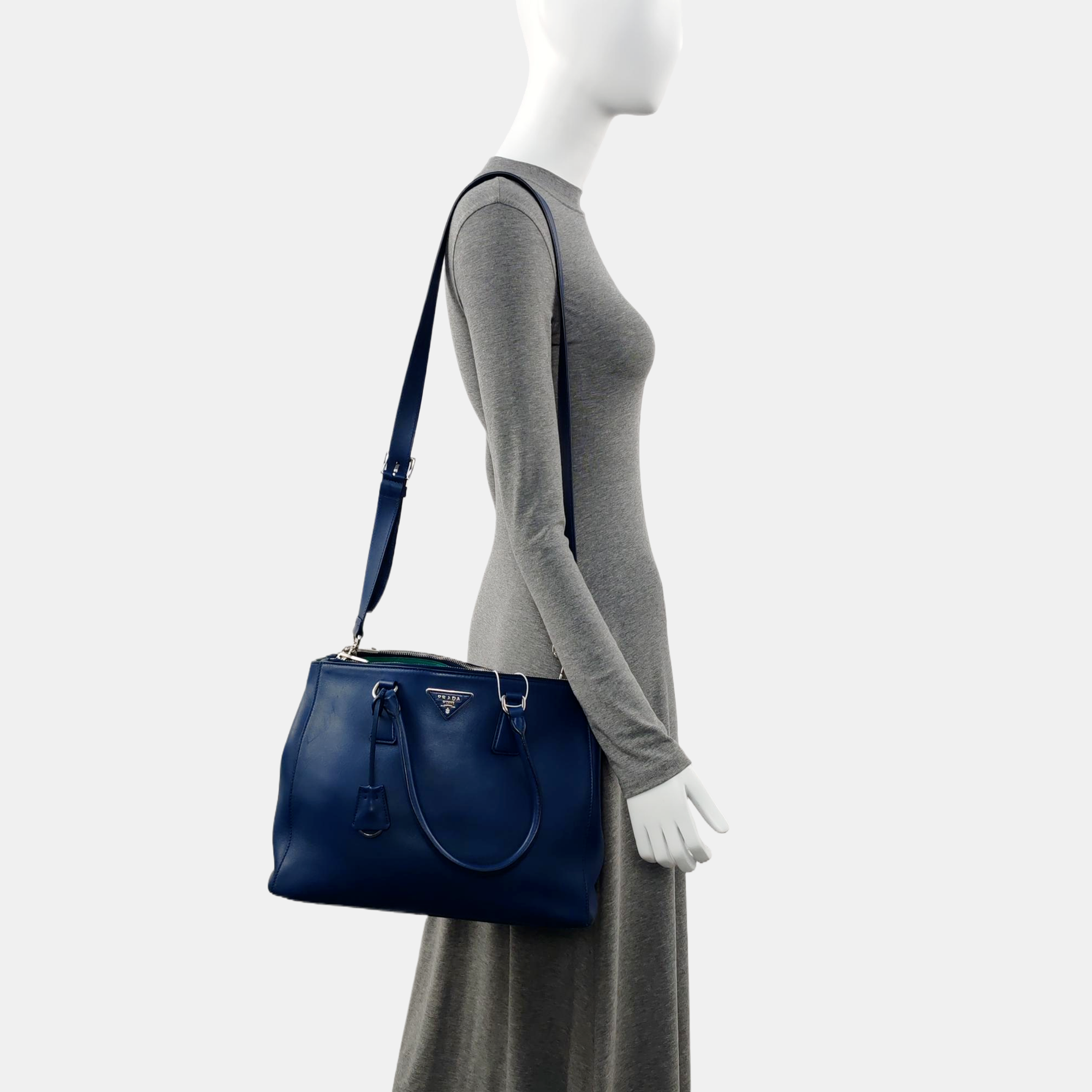 Authenticated pre-owned  Galleria Leather Blue - Shoulder Bag at Looply