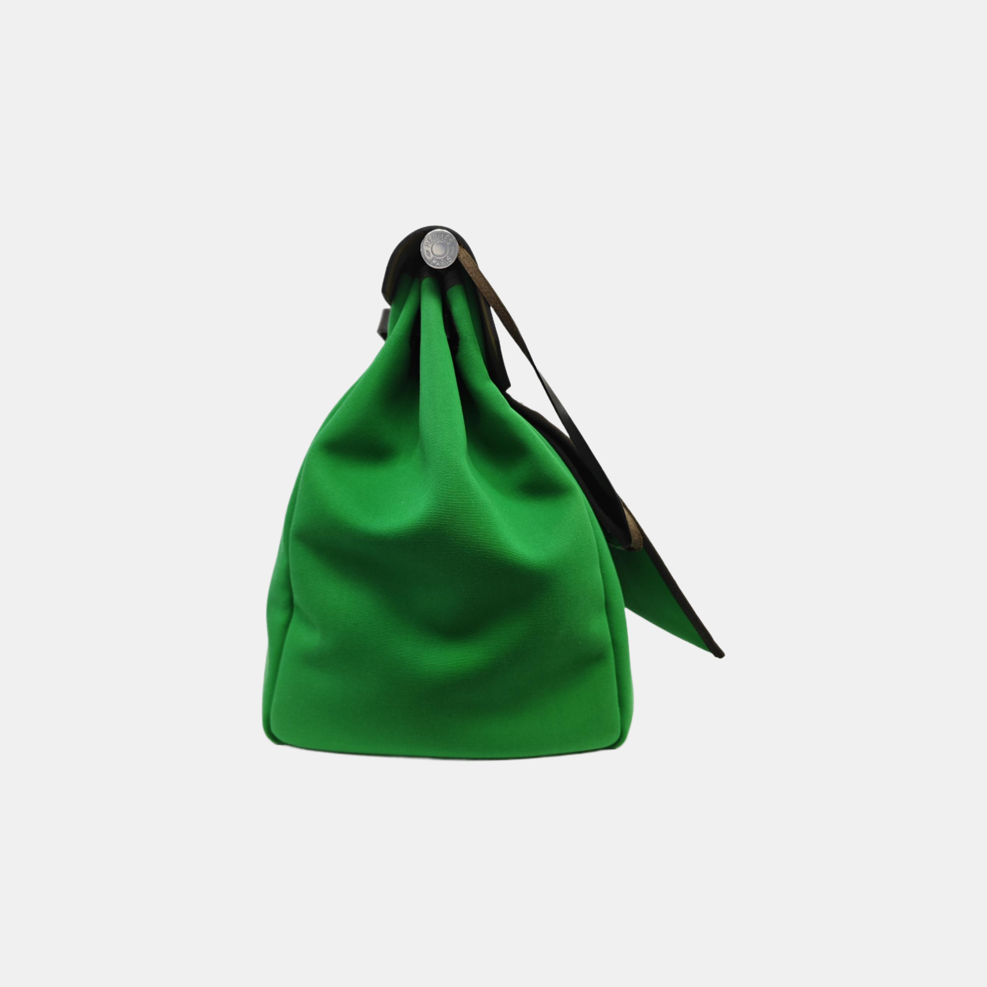 Authenticated pre-owned  Herbag Canvas Green - Shoulder Bag at Looply
